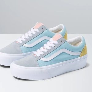 NWT! Old Skool Platform Vans.